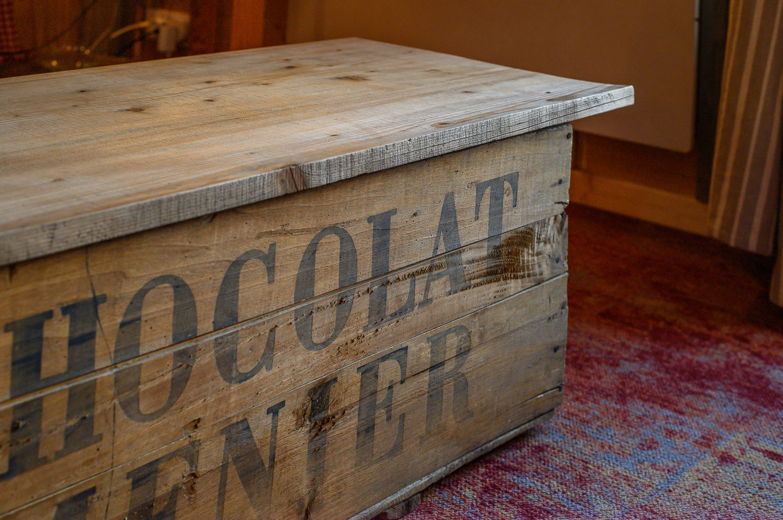 Petit chalet, avec vues extérieures