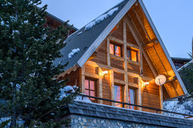 Petit chalet, avec vues extérieures