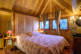 Petit chalet, avec vues extérieures