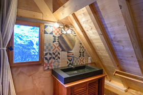 Petit chalet, avec vues extérieures